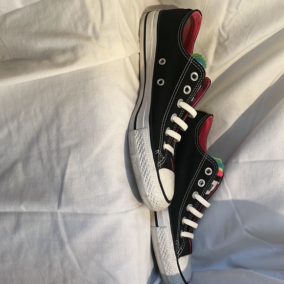 Converse all star Chucks w/ multi-colour tongue. - Picture 6 of 7